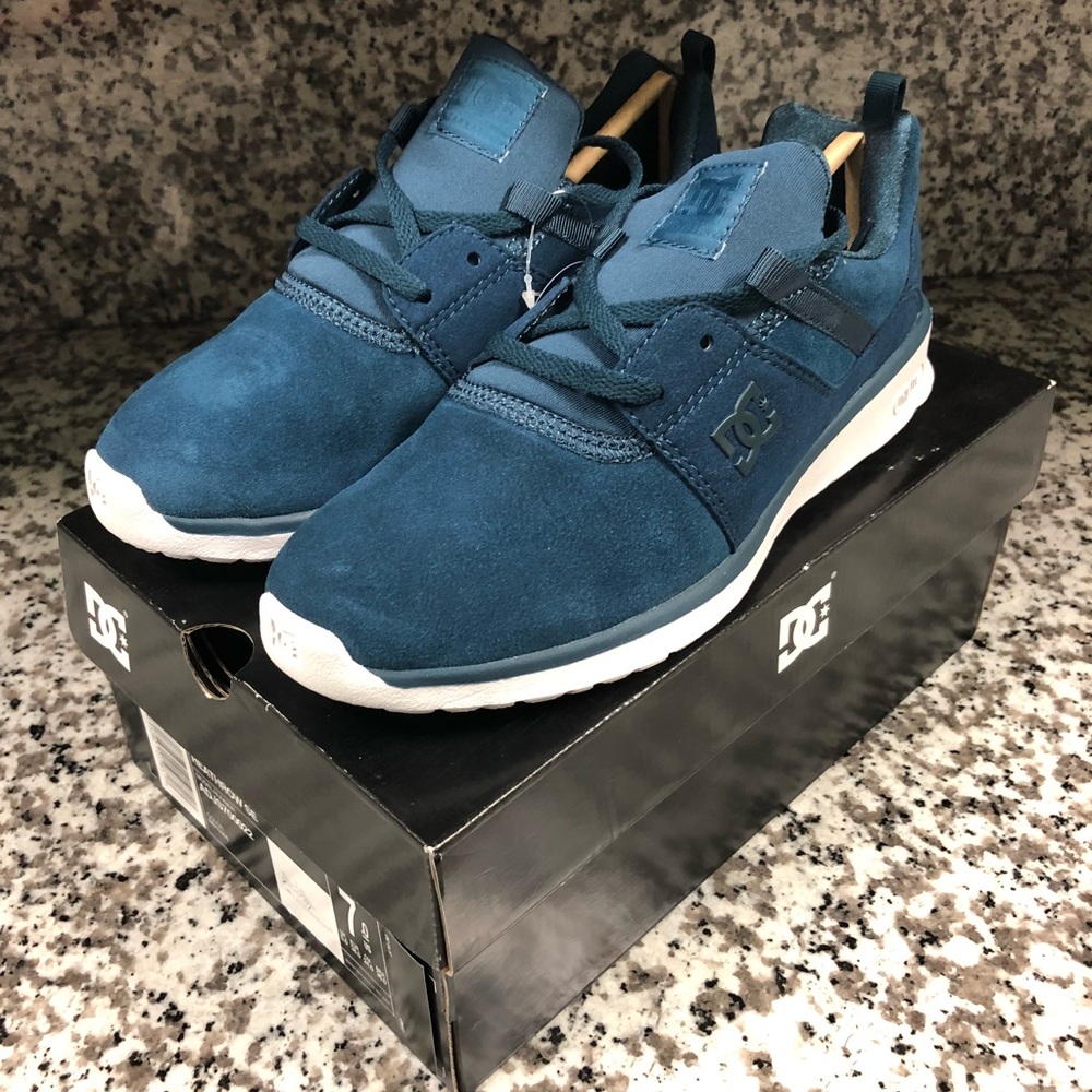 DC Shoes Woman’s Heathrow SE Shoes Size 7